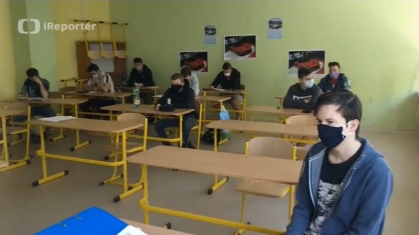 Do naší školy se vrátili studenti - iReportáž