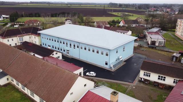 Nová školní budova z ptačí perspektivy